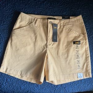 NWT! Lee Regular Fit Mid Rise Shorts 5” Inseam with Yellow Pattern